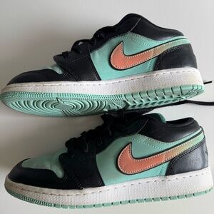 NIKE Air Jordan 1 Low Tropical Twist Turquoise / Black